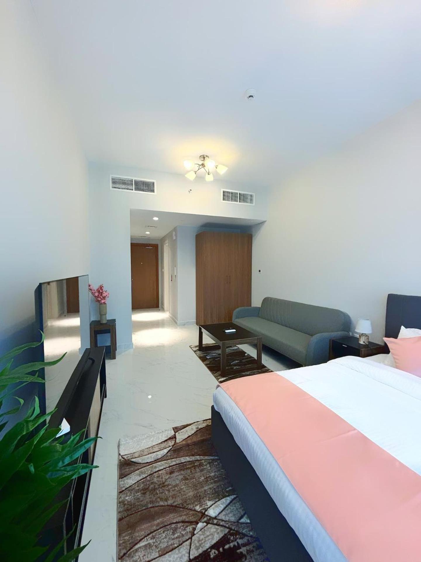 Dream F1 Airport Pool & Gym Abou Dabi
