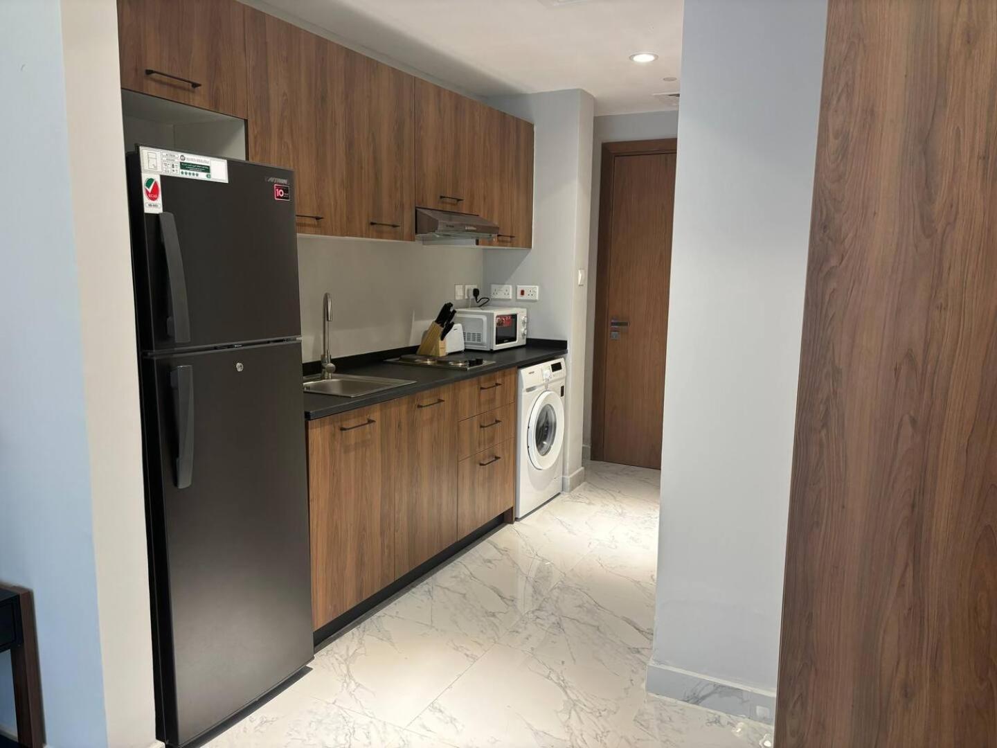 Dream F1 Airport Pool & Gym Apartment *
