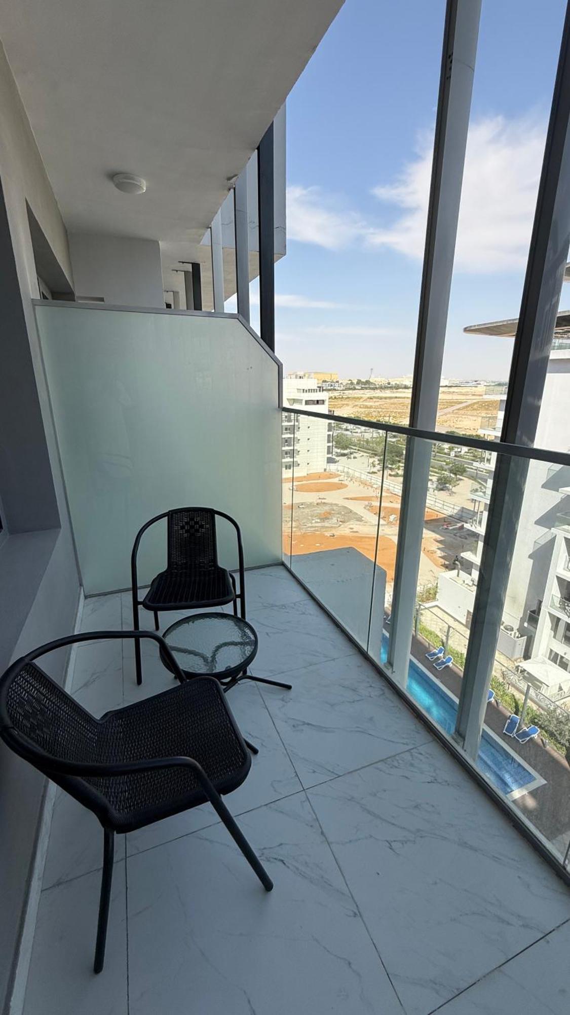 Dream F1 Airport Pool & Gym Apartment Abu Dhabi