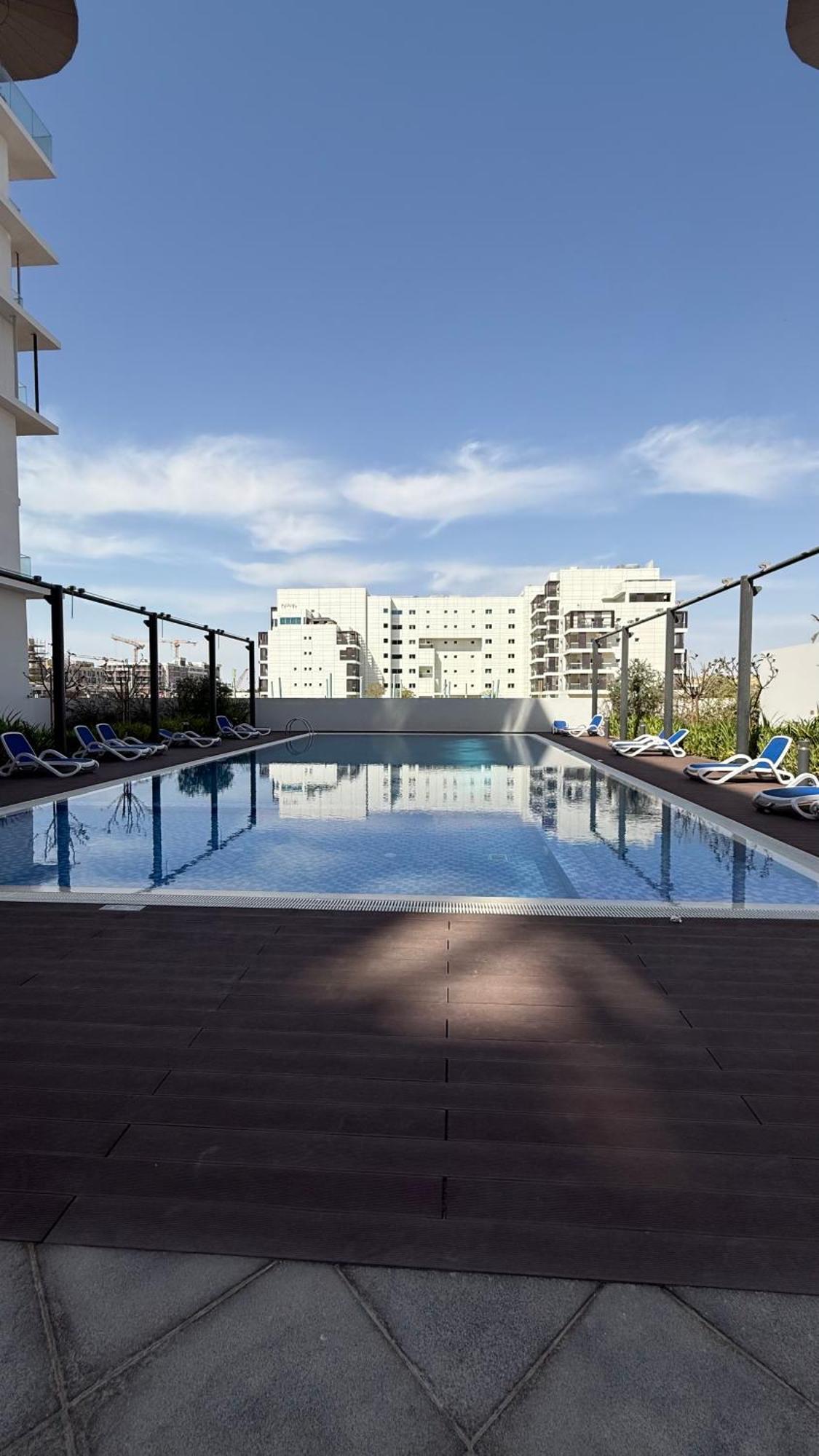 Dream F1 Airport Pool & Gym *