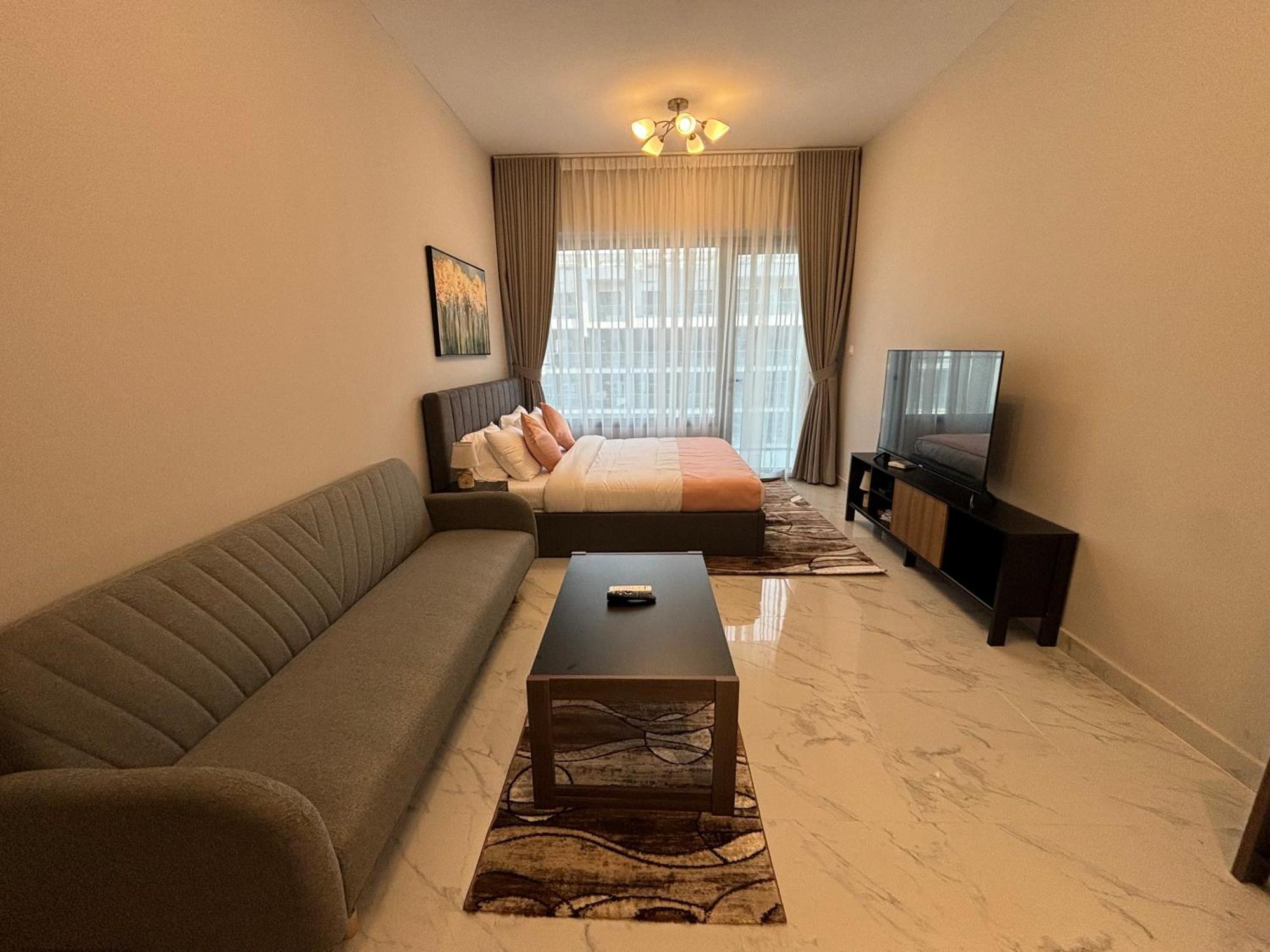 Apartment Dream F1 Airport Pool & Gym Abu Dhabi