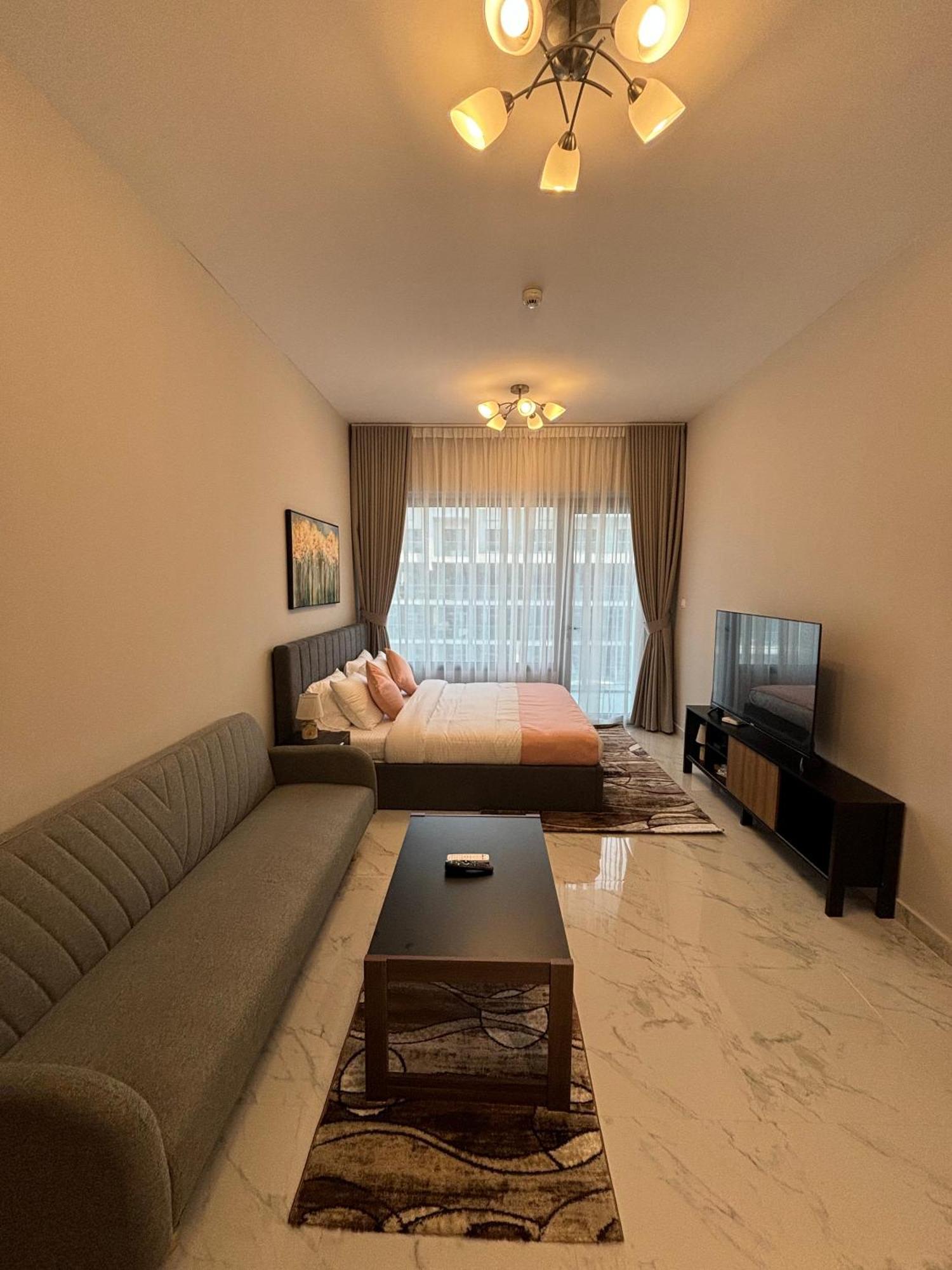 Apartment Dream F1 Airport Pool & Gym Abu Dhabi